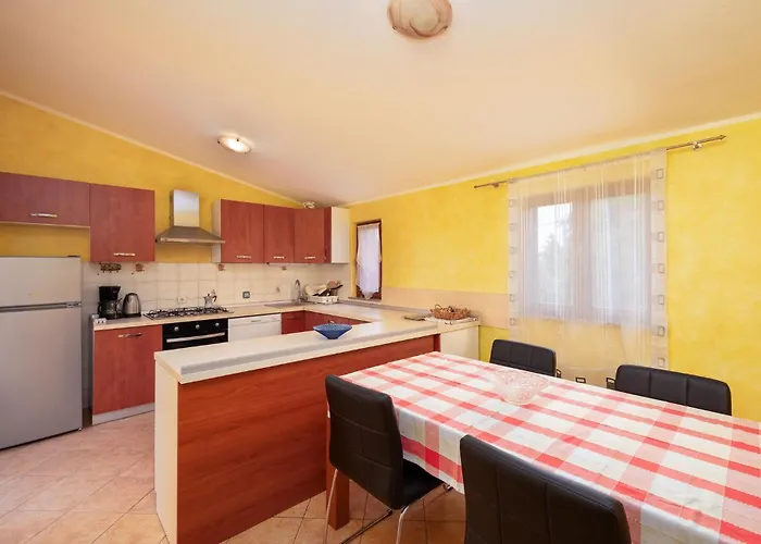 Apartment Beautiful In With Wifi Šišan