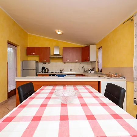 Apartment Awesome In With Kitchen *