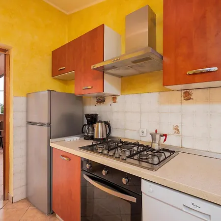 Awesome In With Kitchen Apartment *